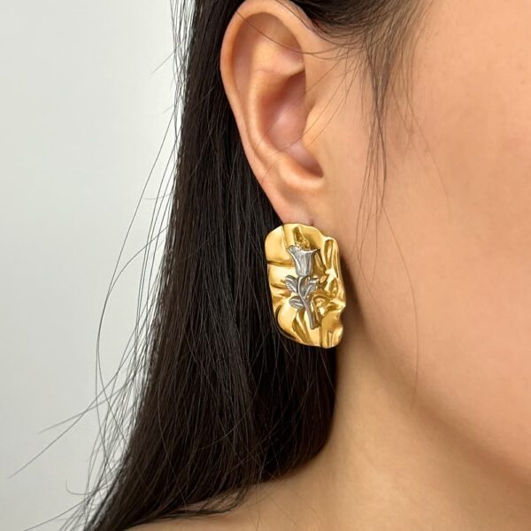 Vintage With Glossy Flower (Gold Plated) - Image 2